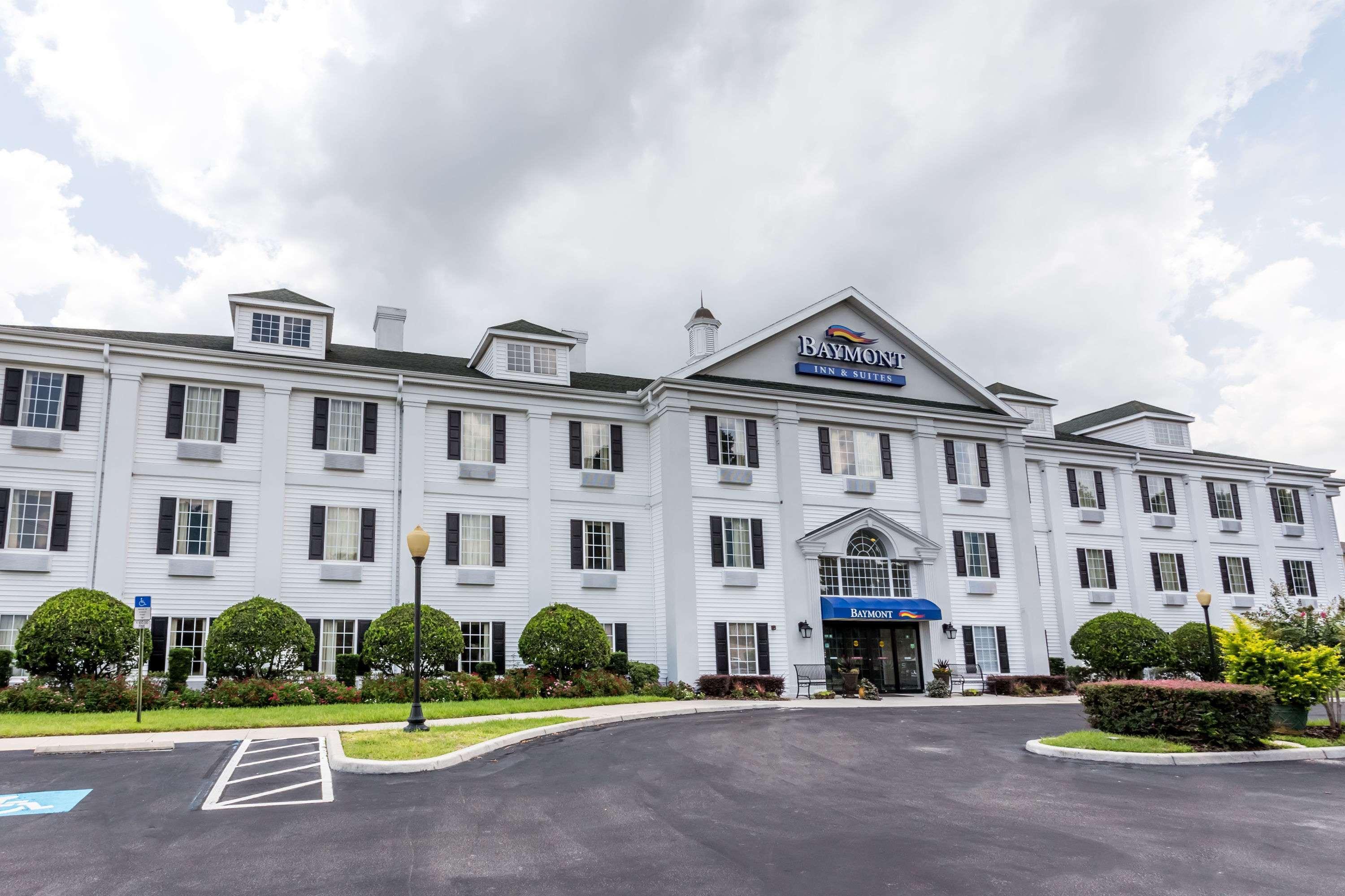 Baymont By Wyndham Lakeland Esterno foto