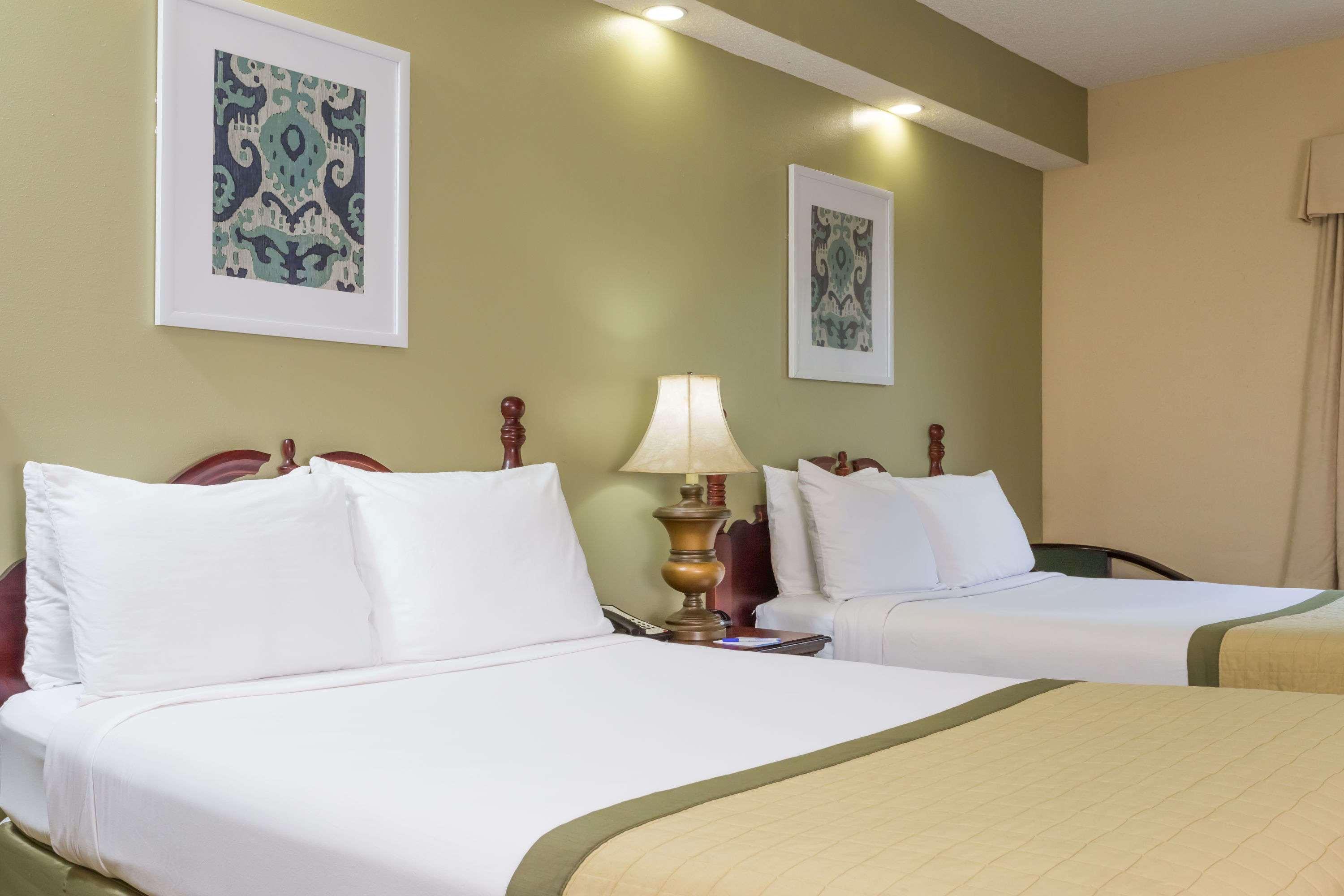 Baymont By Wyndham Lakeland Esterno foto