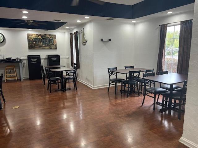 Baymont By Wyndham Lakeland Esterno foto